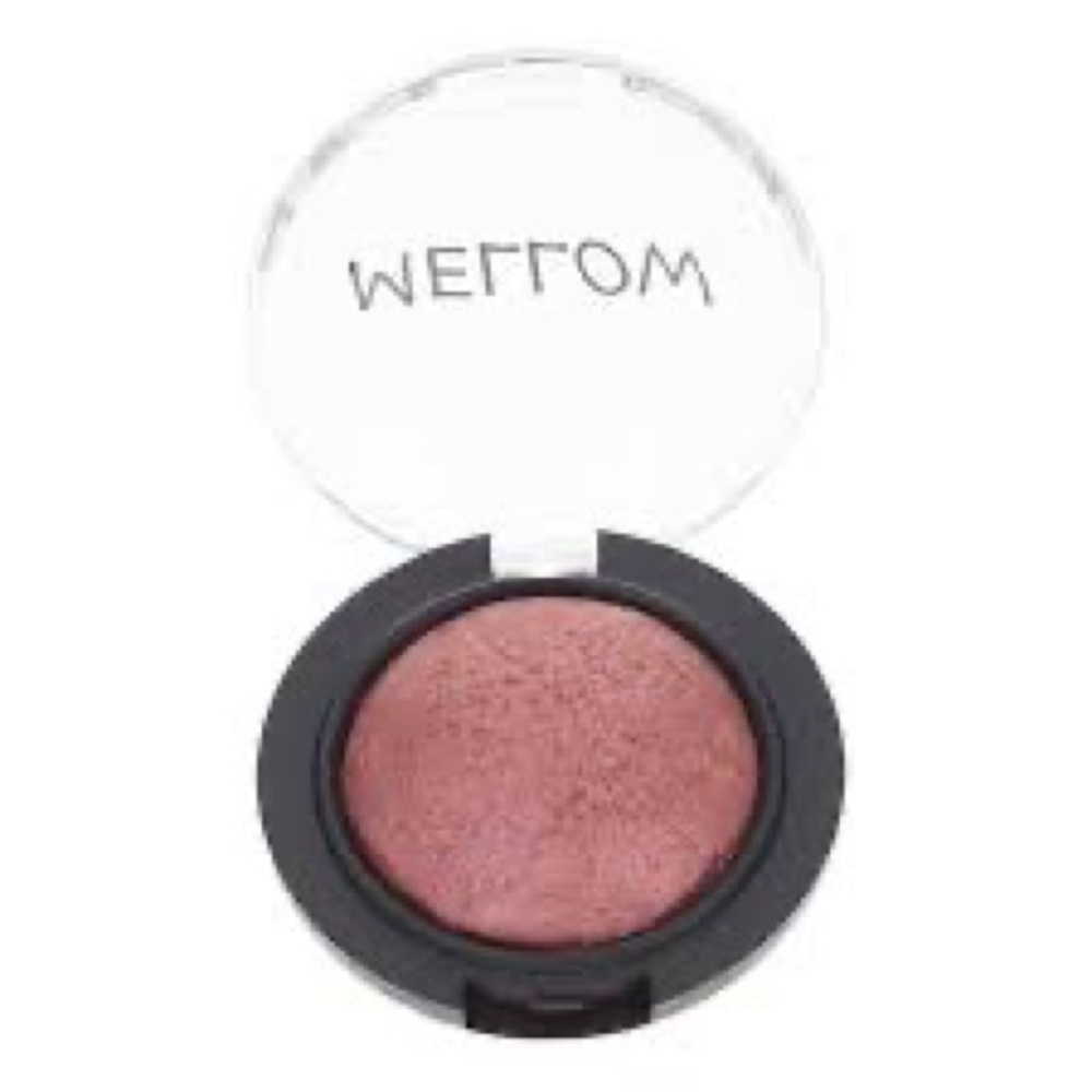 Mellow cosmetics baked‎ eyeshadow.